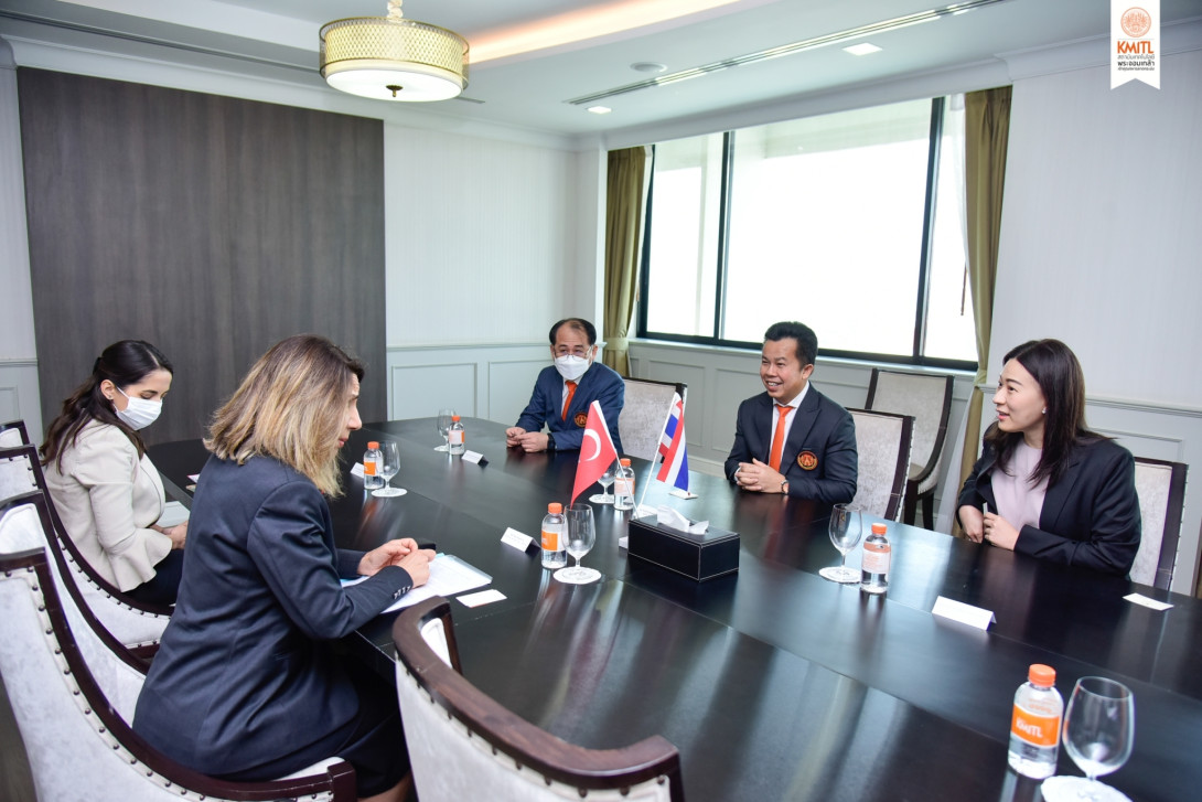 LINE_ALBUM_ท่านฑูตตุรกี เข้าพบปะอธิการ_๒๓๐๒๐๒_27.jpg ทูตตุรกี